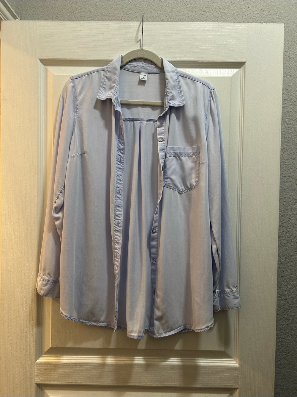 Old Navy Light Blue women's Casual Button-Down Shirt
